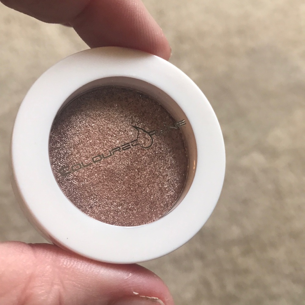 Colourec Raine eyeshadow In “Who Me”?  New
